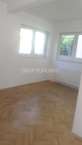 CASIN, AVERESCU, parter in VILA, LUX, nemobilat, utilat, curte mare, superb - 6