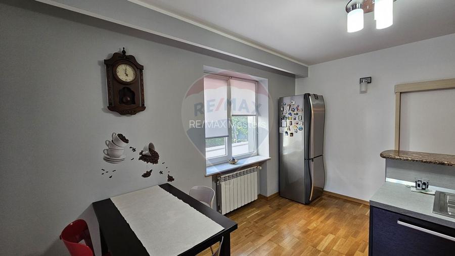 Casă / Vilă de lux cu 8 camere de vânzare in Obcini, Suceava - 28