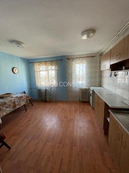 Admira orasul de la tine de ACASA. COD CE/708 - 2