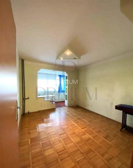 CENTRAL - LIFT - 3 camere - debara - rulouri - 2