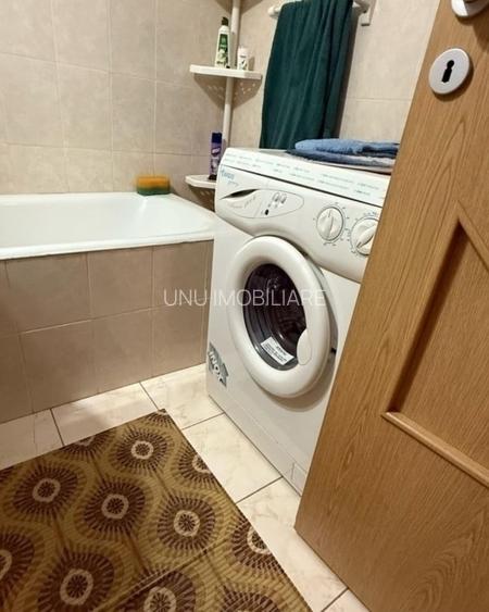 Etaj 3-Podul de Fier-2 Camere Decomandat-bloc 81' - 6