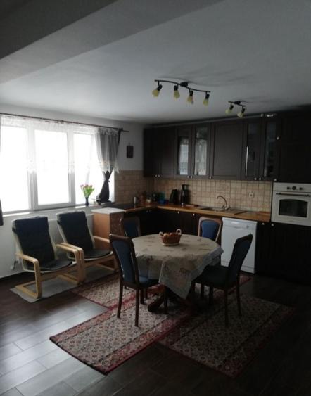 Apartament de 3 camere,64 mp, zona Vivo ,Florești
