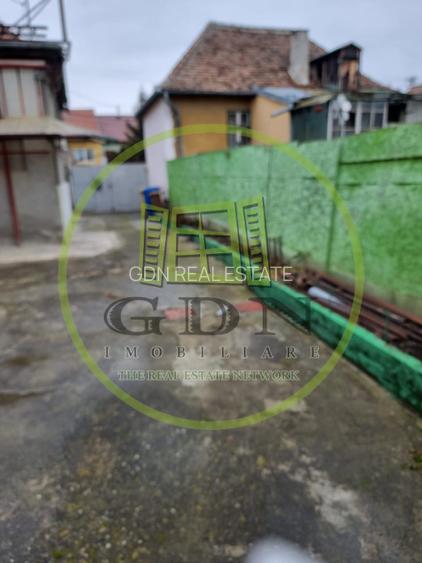 Proprietate spre vanzare,  formata din 2 case suprafata totala 440 mp - 2