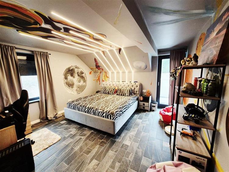 Casa de vanzare cu priveliste frumoasa - 8