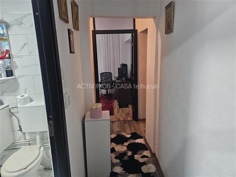 Resita, 3 Cam. Cf. 1, Et. 1, Bulevard, Micro 4 - 21