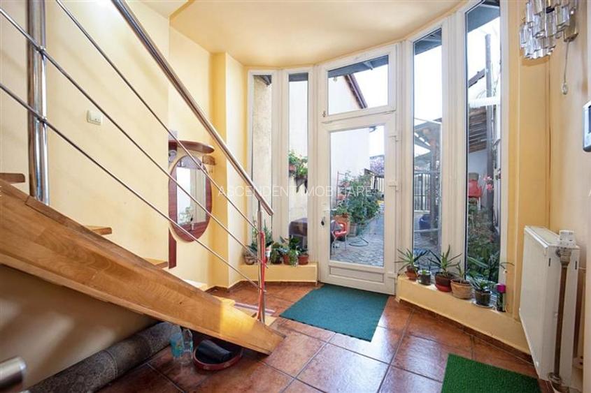 Pe incantare florala, casa cu 5 camere, curte individuala - Central, Brasov - 10