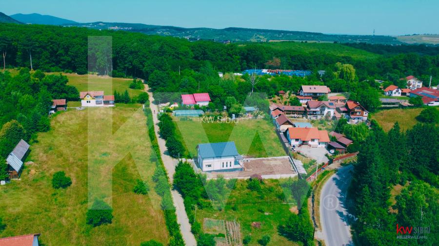 Teren intravilan 2000 mp - Tocile, vedere panoramică spre munte și pădure - 7