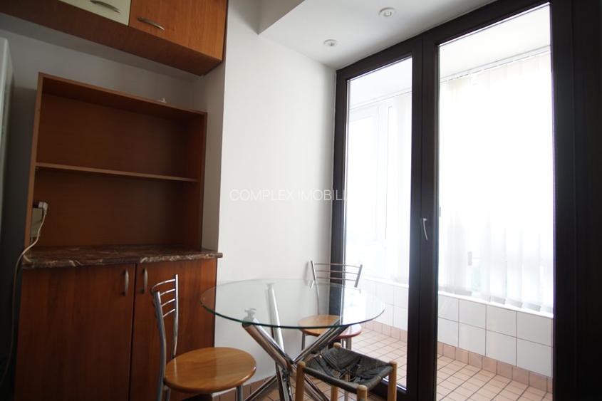 Unirii | Nerva Traian stradal | Timpuri Noi metrou | Bloc monolit | Renovata - 11