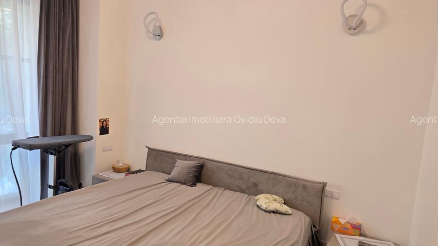 Vand apartament 4 camere deosebit in Deva, bld. Decebal (ultracentral), etaj 1 - 8