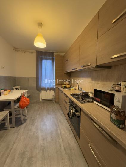 Apartament cu 2 camere decomandate, zona Mercur - 3