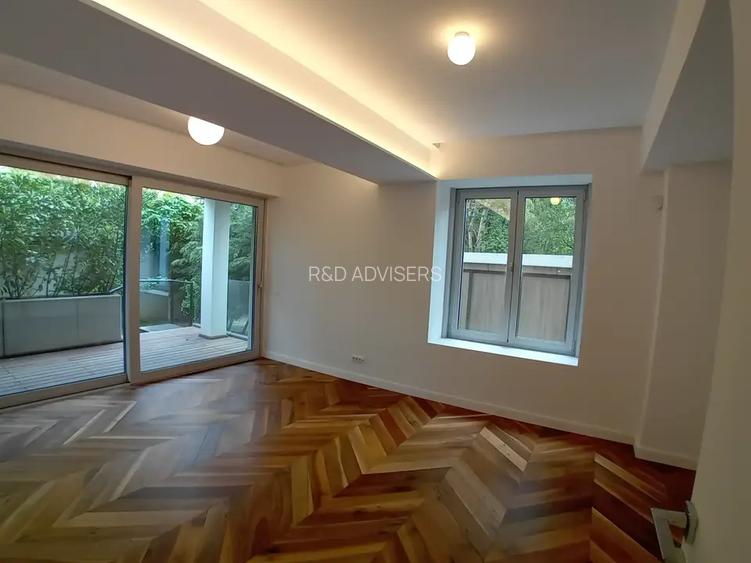Parter cu terasă de 27 mp în Băneasa, 3 camere - 4