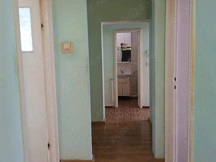 Apartament 3 camere, decomandat, -