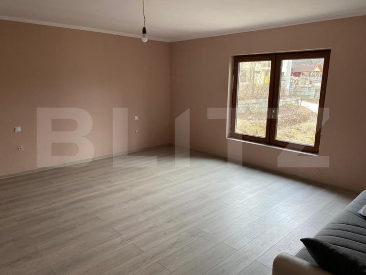 Casa P+E la rosu, teren de 71 ari, Salva