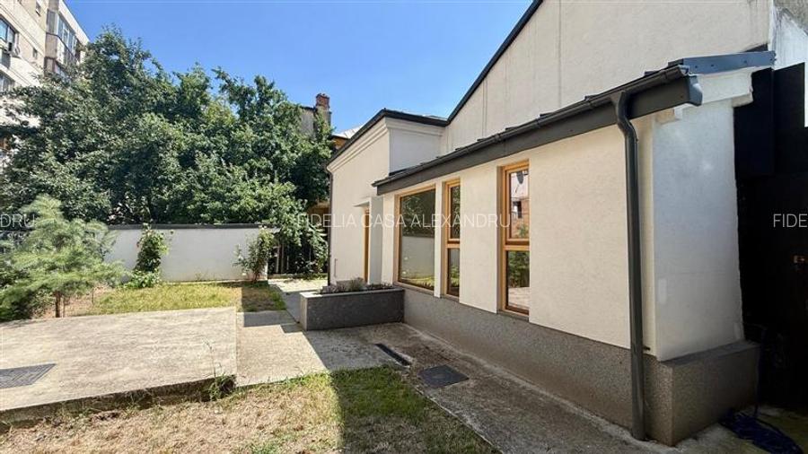 Casa de vanzare in centru - 6