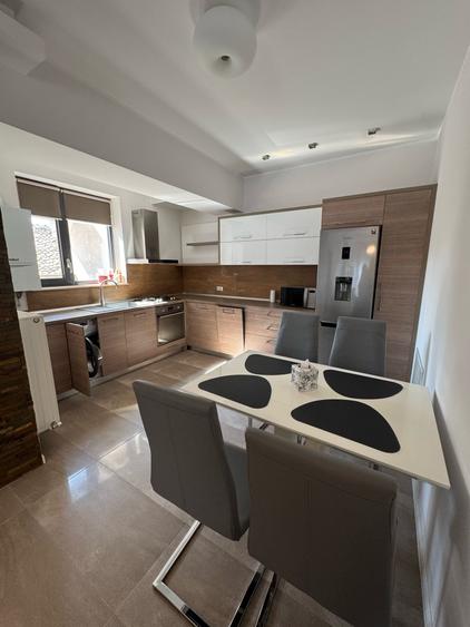 Apartament exclusivist - de lux, loc parcare subteran, cladire  eleganta, CENTRU
