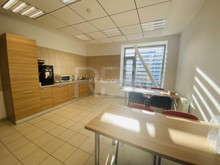 Cladire de birouri moderna P+2 cu terasa, depozit, parcare, metrou - 23