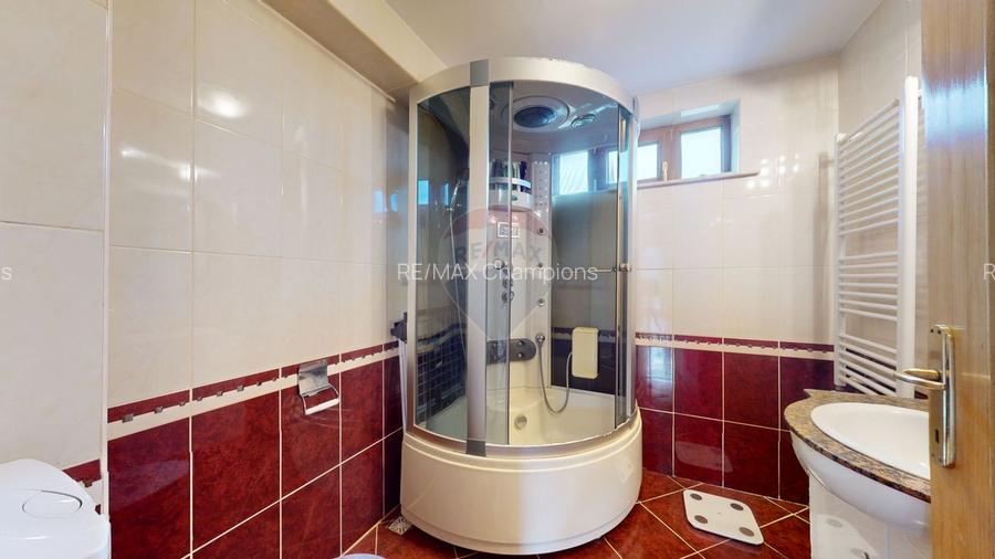 Casă de vânzare Bran Sohodol teren  intravilan 10.331 mp două locuințe - 11