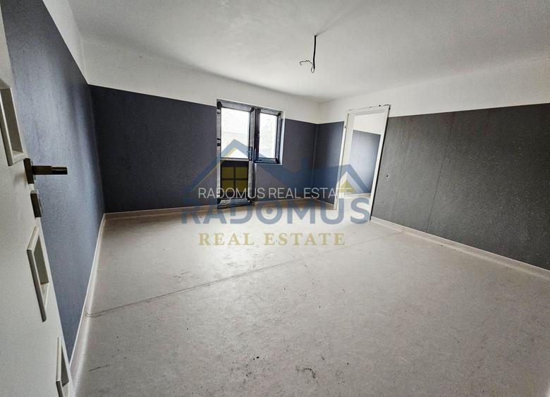 Vila Tătărani - 280 mp utili - 500 mp Teren - 8 Camere + 4 Băi - 7