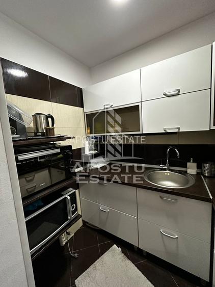 Apartament 2 camere, decomandat, centrala proprie,  zona UVT - 6