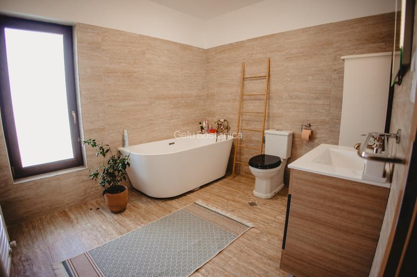 Casă individuală de vânzare | 4 camere | 3 băi | Teren 565 mp - 15