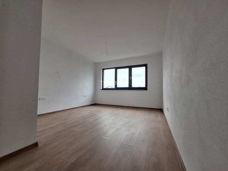 EXCLUSIVITATE! Casa tip duplex,  finisaje premium, curte, 2 locuri de parcare - 11