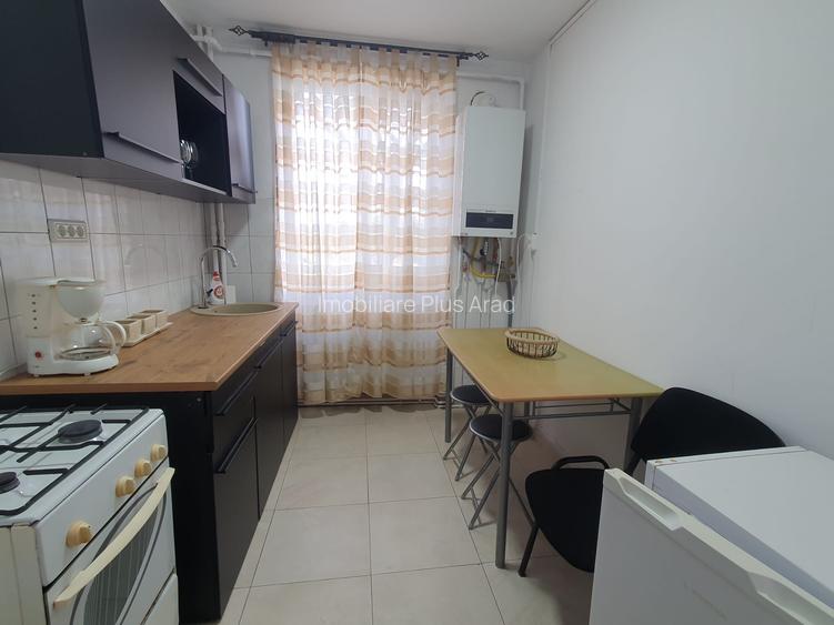 De inchiriat Apartament cu 2 camere in zona centrala - 12