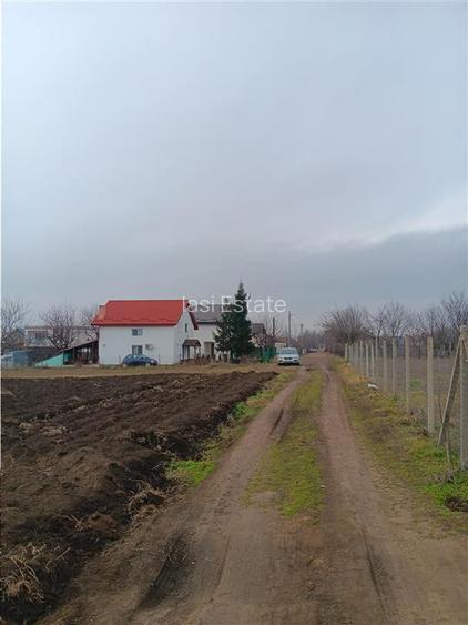 Aroneanu teren 8503 deschidere la doua strazi utilitati la ambele capete s-a dem - 7