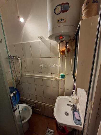 Camera de camin, zona Podu Ros - 6