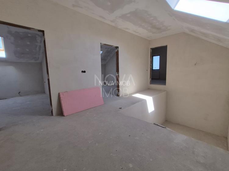 Casa generoasa cu 7 camere, 3 bai, dressing si parcare – Sura Mica - 11