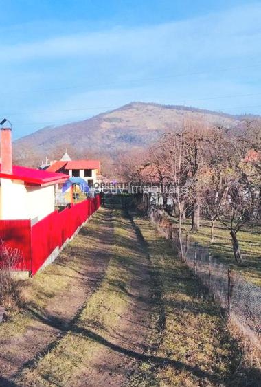 TEREN  intravilan comuna  TARCAU - STRAJA - 2