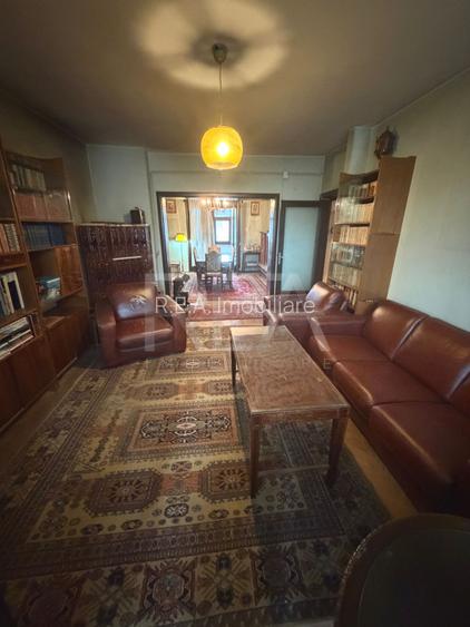 3 camere Piata Victoriei decomandat,garaj,et. 2,1968,metrou,91 mp,boxa - 2