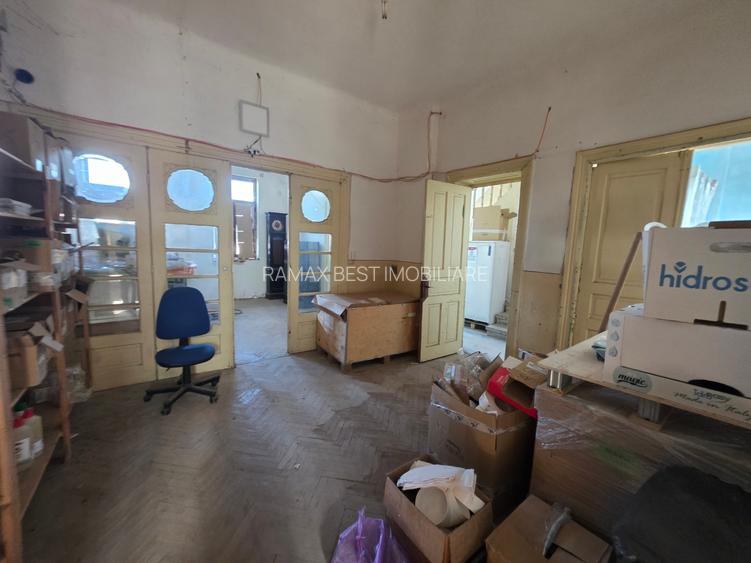 Judetul Prahova, in Poienarii Burchii, conac neoromanesc si teren 2.800 mp - 30