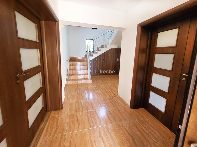 Proprietar vând casă spațioasă în Otopeni, cu acces direct DN1 - 4