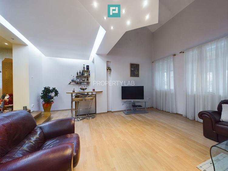 Casă situată Central în Dumbrăvița - 4