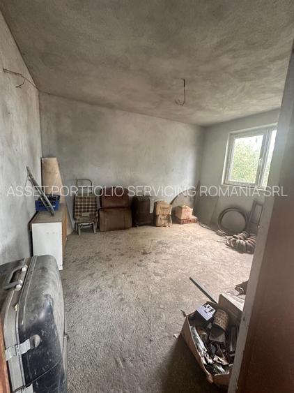 CASA/SPATIU COMERCIAL - GENUNENI - 12