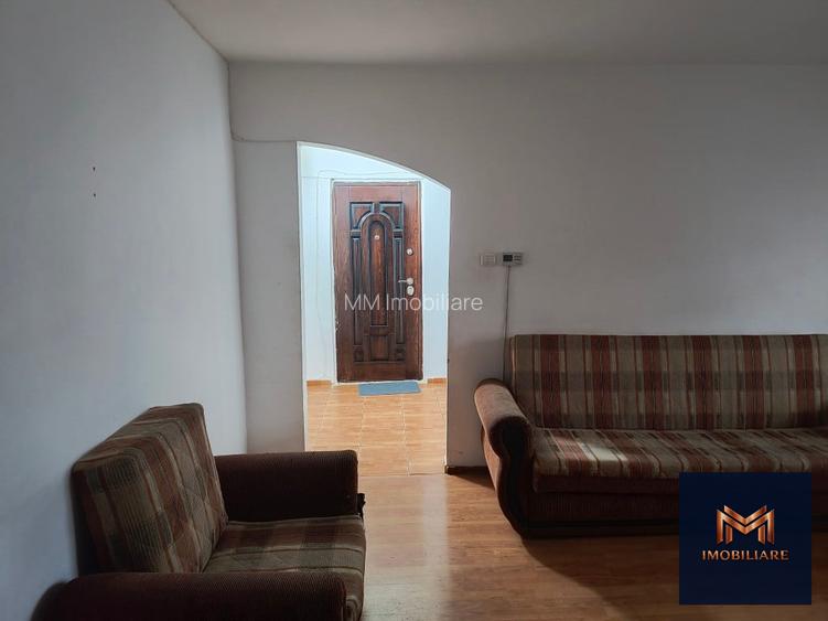 Apartament 2 camere, Zona Primaverii , etaj 4, semidecomandat - 31