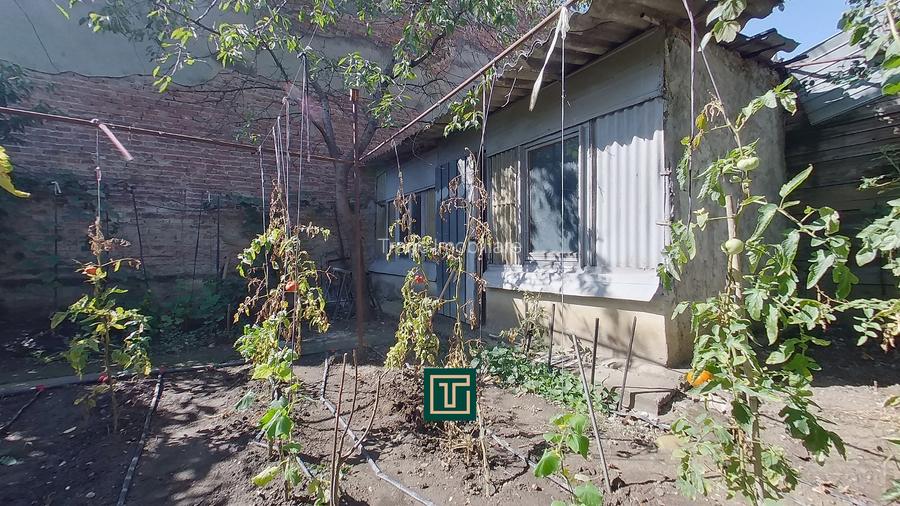 Apartament cu potential cu 2 camere la curte comuna in Centru - 13