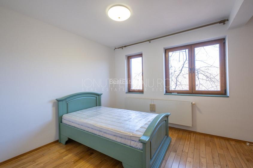 VILA DE LUX - DN1 - Liceul Francez - 13