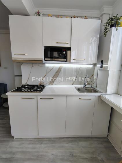 Apartament cu 2 camere mobilat și utilat, vedere la mare - 6