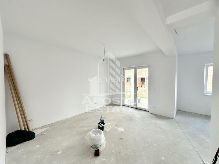 Jumatate de duplex de vanzare cu 5 camere despartit prin garaj - 19