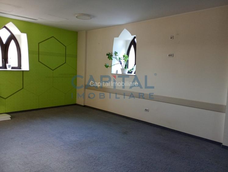 CLADIRE CU ARHITECTURA EMBLEMATICA - FOST SEDIU INTEL - 6