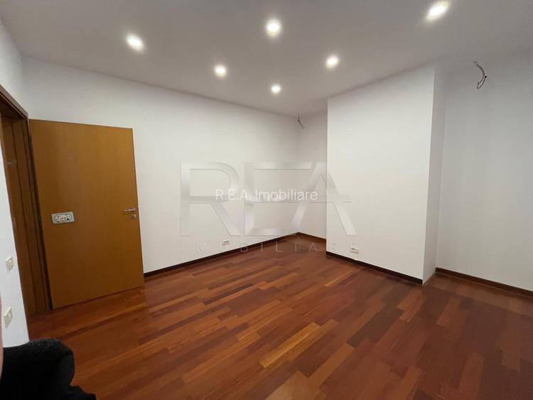 Apartament 4 camere  Resedinta - 15