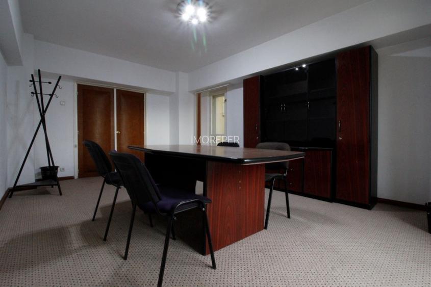 Piata Unirii - Fantani - 4 camere, decomandat, 98 mp, - 2