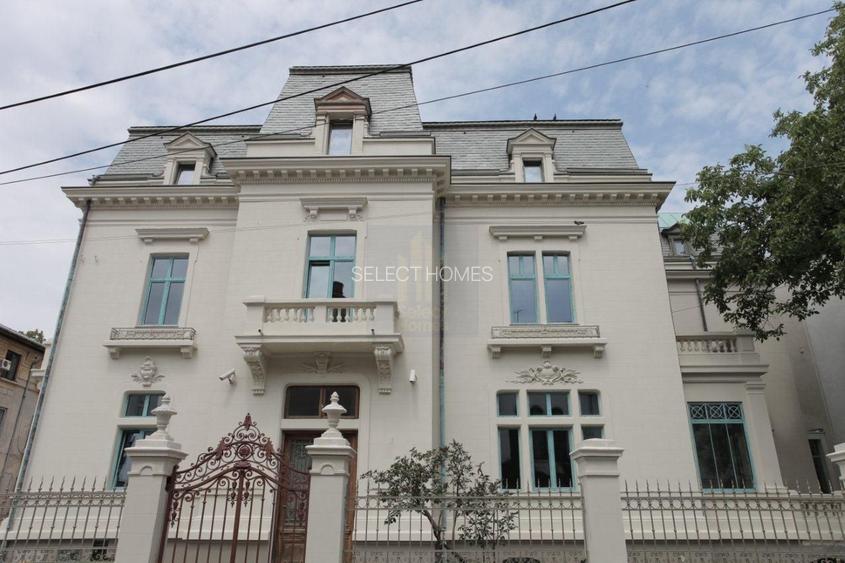 Vila istorica de vanzare in zona *Unirii* | 21 camere | curte, garaj - 58