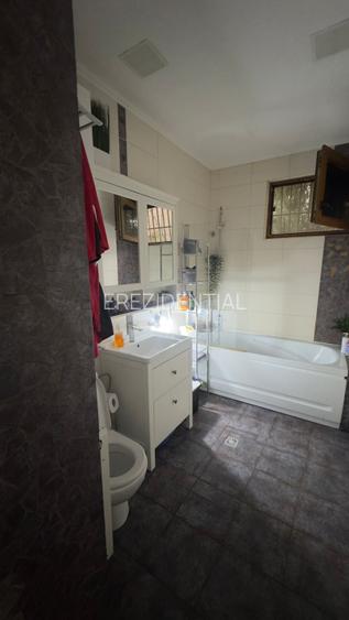 Apartament - 5 camere - decomandat - 9