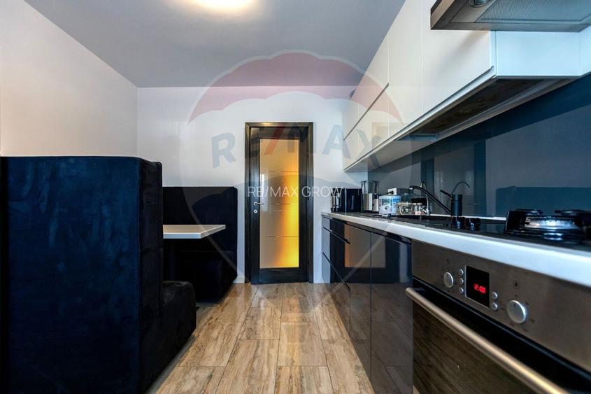 Casă/Vilă duplex cu 5 camere de vânzare, strada 9 Mai- zona Centrală - 4