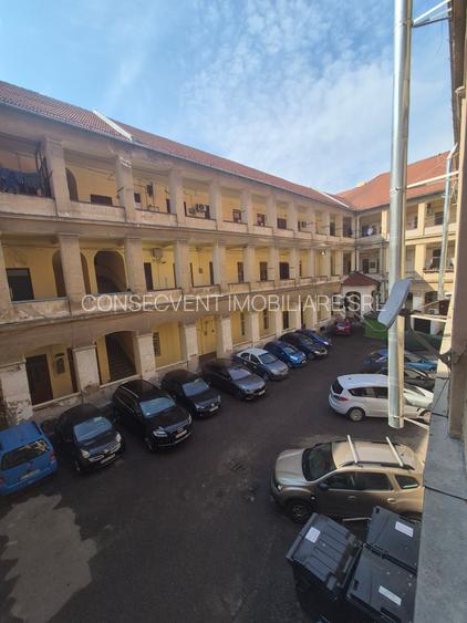 Apartament ultracentral, renovat integral, Arad, comision 0 - 11