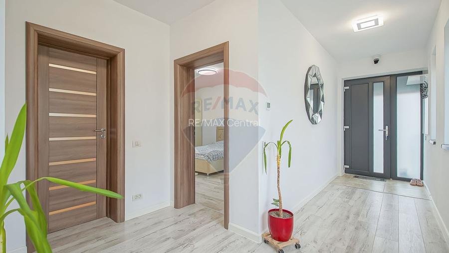 Casă premium cu 270 mp utili, 7 camere ,curte generoasă în Bartolomeu - 28