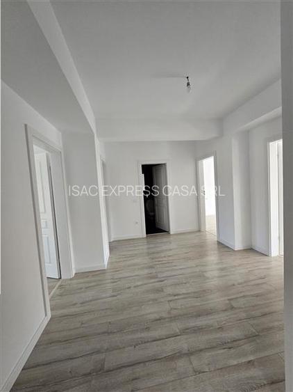 Apartament tip penthouse -111 mp, 4 camere, 2 bai, terasa 18 mp Finalizat, intab - 11