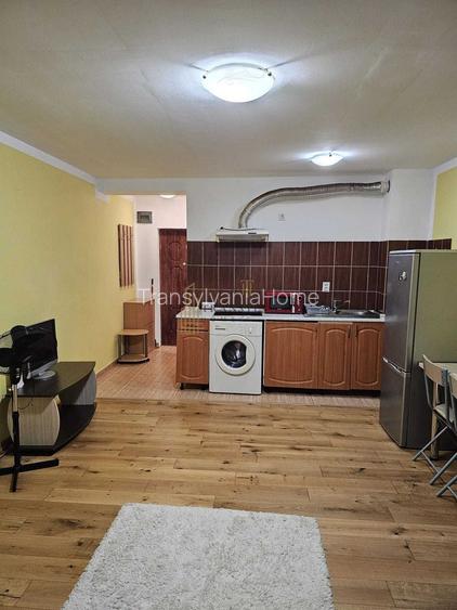 Garsoniera spatioasa la etaj intermediar, bloc cu Lift, Zona Broscarie - 3